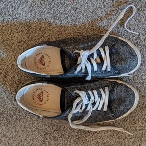 Roxy sneakers, classic look